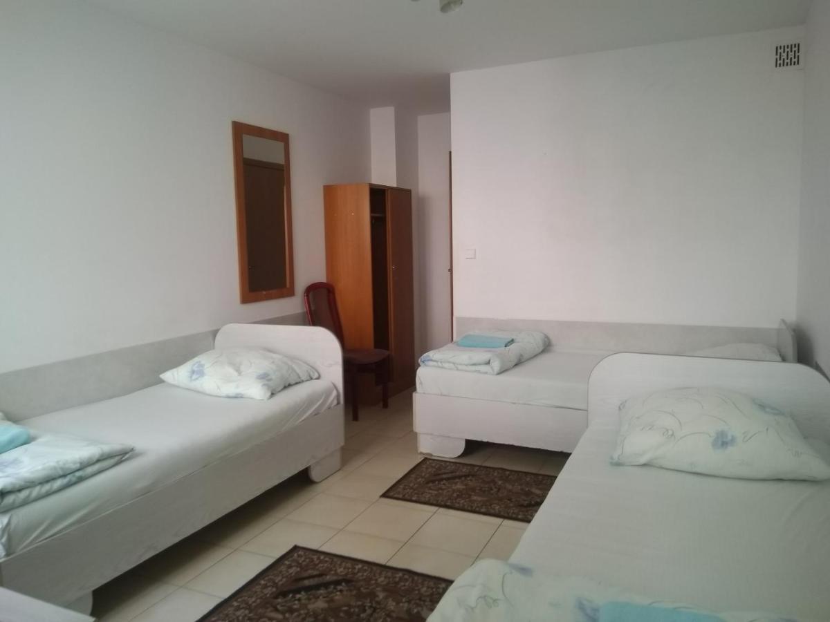 Hostel Malva Łomianki Екстериор снимка