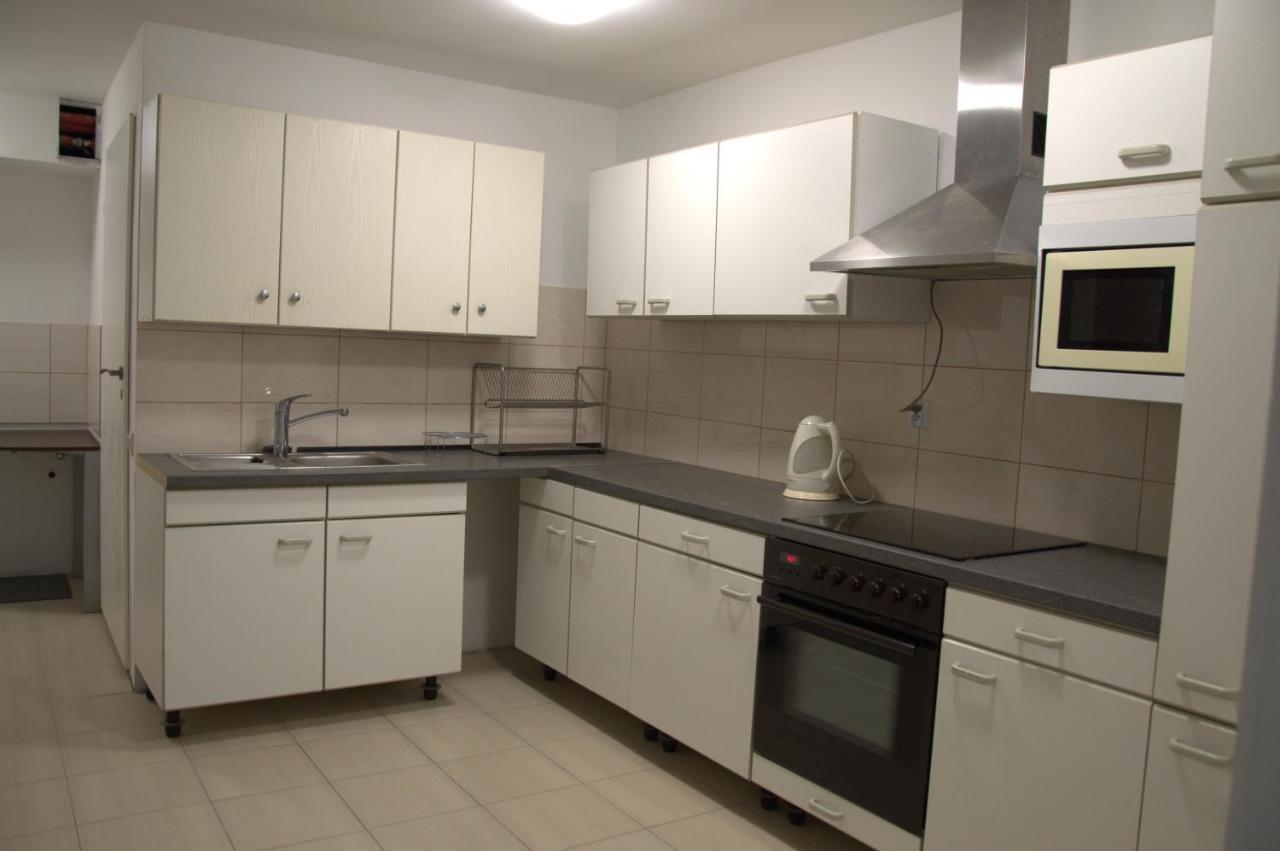 Hostel Malva Łomianki Екстериор снимка