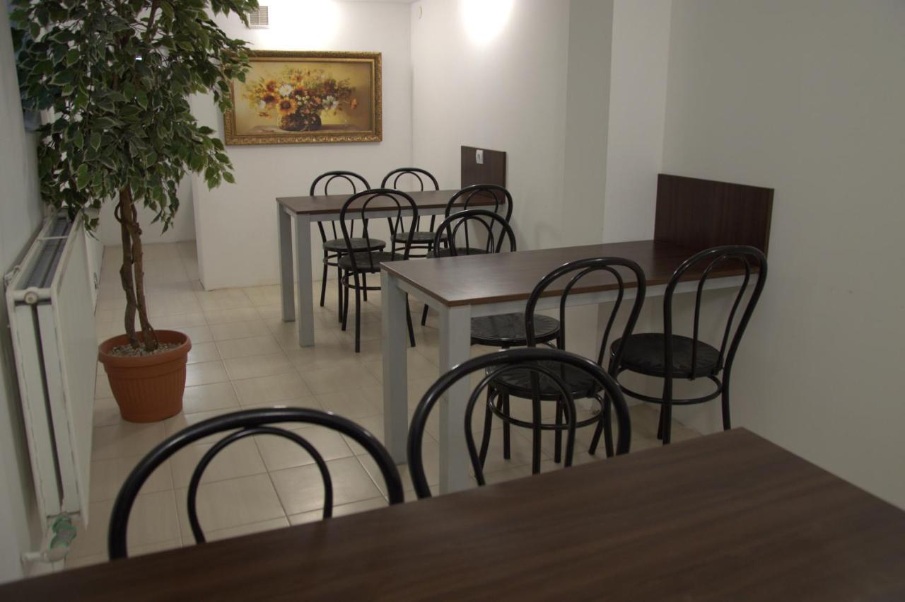 Hostel Malva Łomianki Екстериор снимка