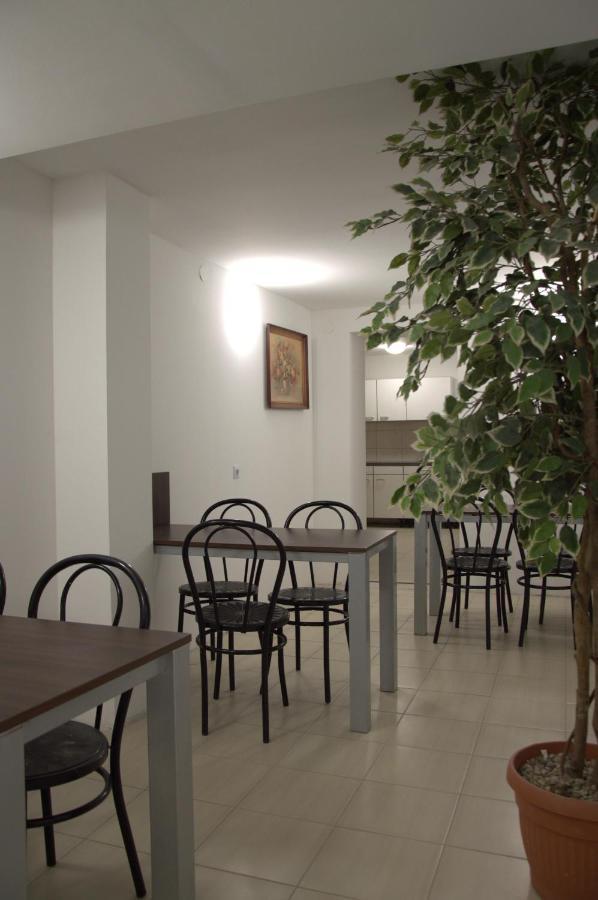 Hostel Malva Łomianki Екстериор снимка